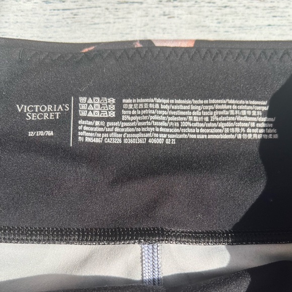 Victoria’s Secret Floral Black and Pink Leggings with Pockets EUC - Picture 7 of 11